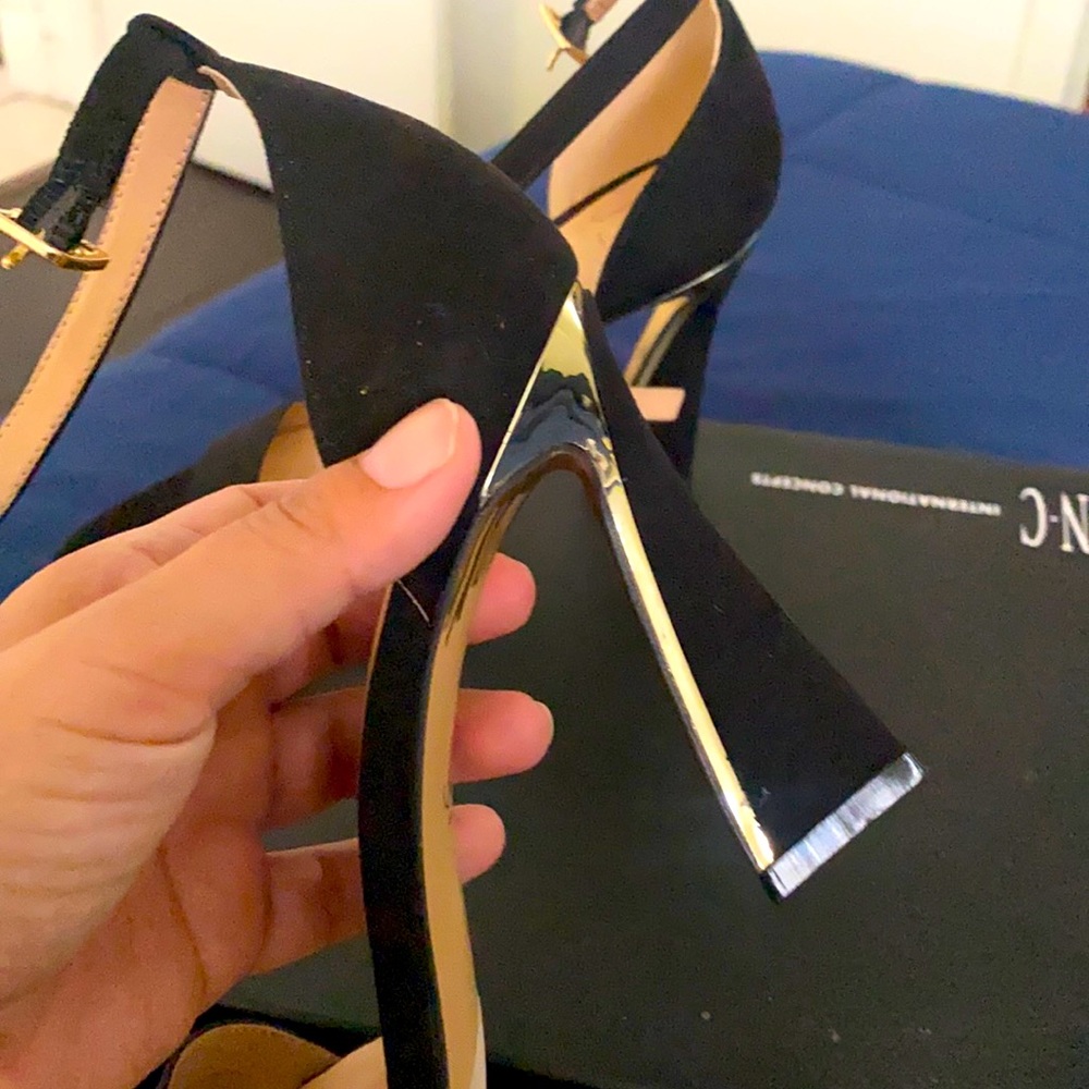 Jlo by DSW Black heels with Gold Size 6